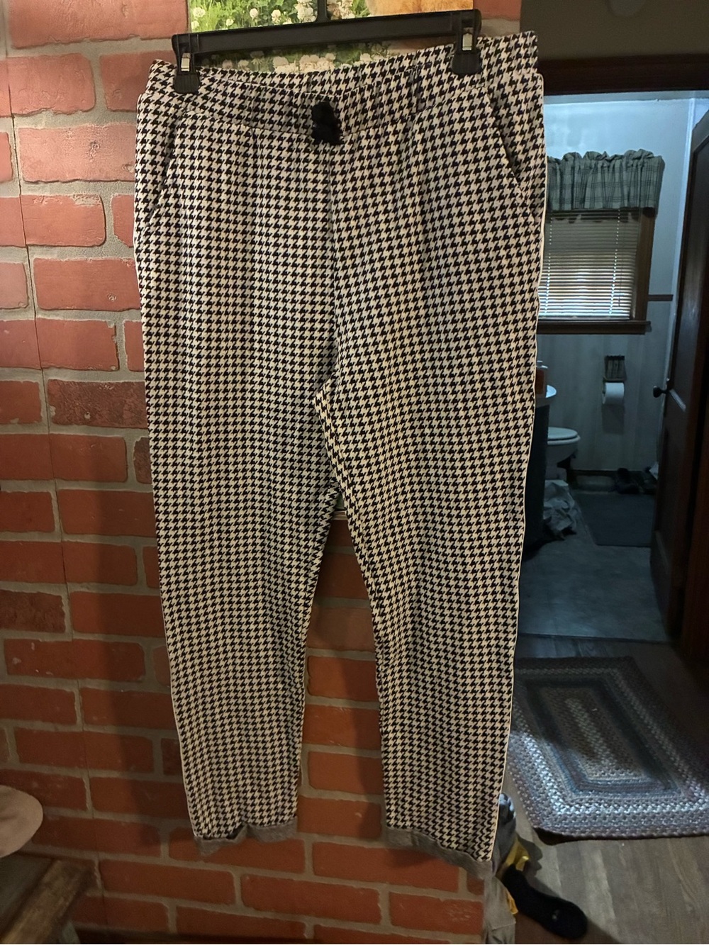 Arizona Jean Company Black and White Houndstooth Joggers